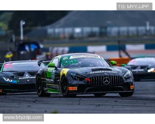 2017年查路与洪卡的对决分析及其对赛车运动的影响探讨